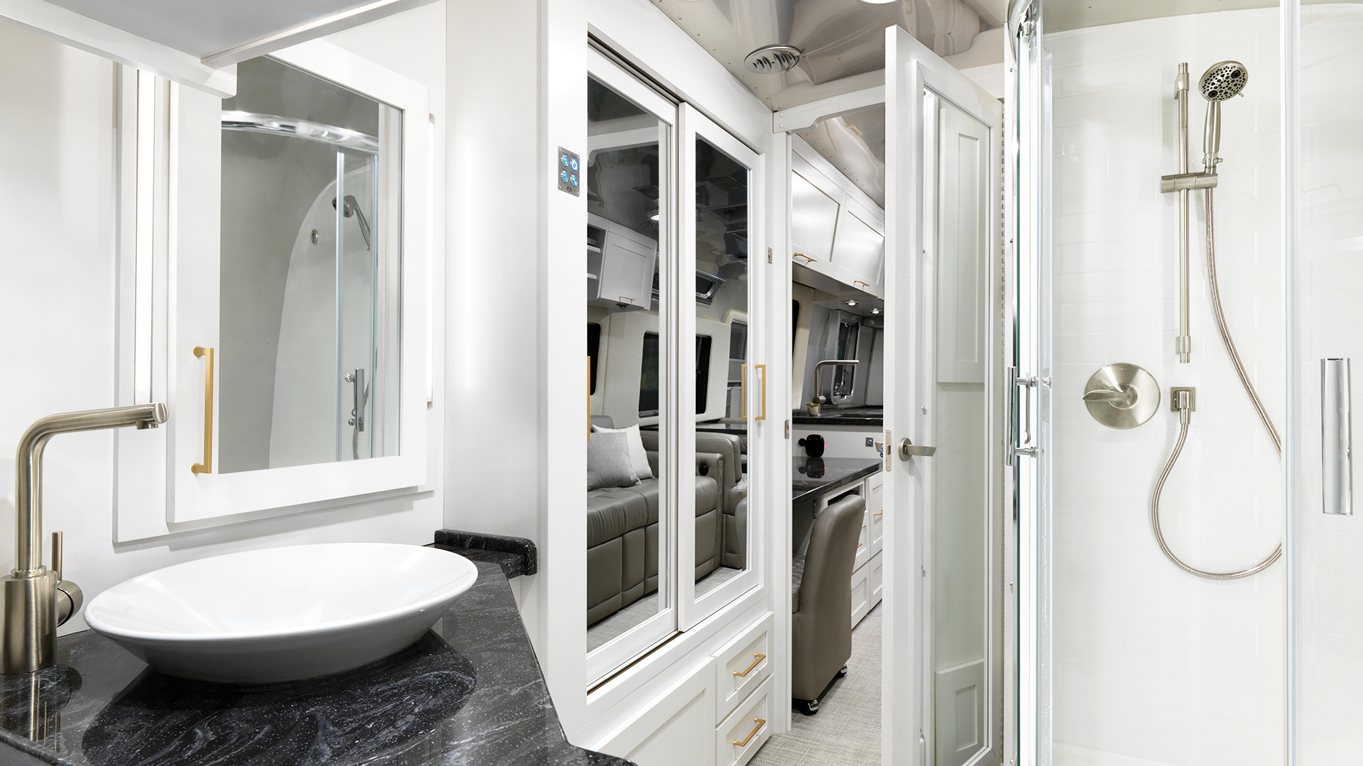 Airstream Introduces “Comfort White” Interior